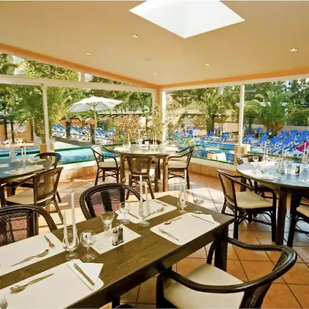Apartment On Maria Luisa Wifi Parking Swimming Pool *